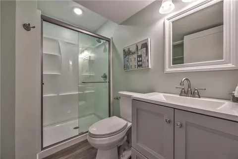 $330,000 | 10781 Oakmont Street, Overland Park, KS 66210