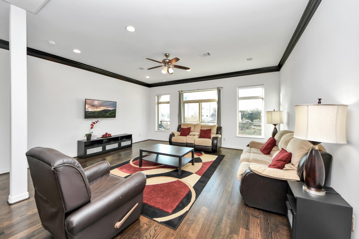 146 Carson Court Houston, TX 77004 - Photo 14 of 38