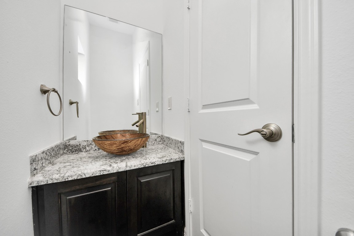 146 Carson Court Houston, TX 77004 - Photo 16 of 38