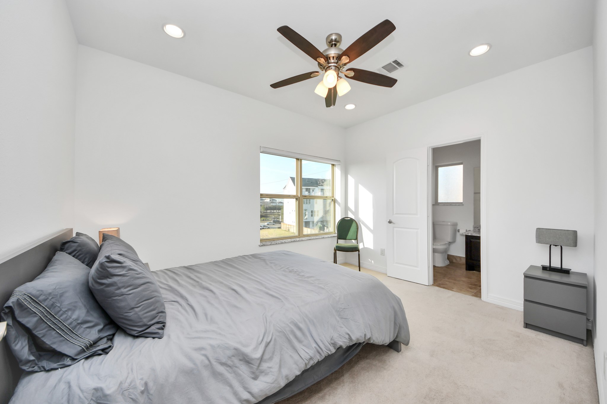 146 Carson Court Houston, TX 77004 - Photo 25 of 38