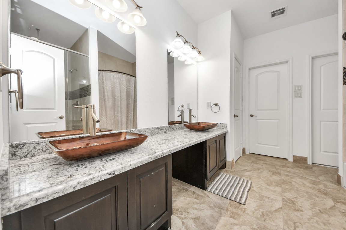 146 Carson Court Houston, TX 77004 - Photo 32 of 38