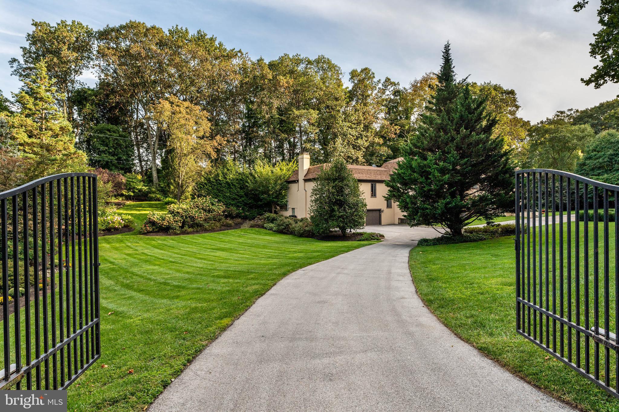 1075 Green Valley Road Bryn Mawr, PA 19010 - Photo 3 of 58