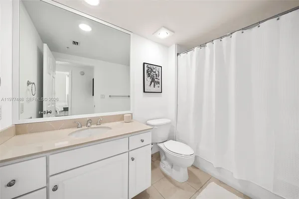 $680,000 | 2000 North Bayshore Drive, Unit 1502, Miami, FL 33137