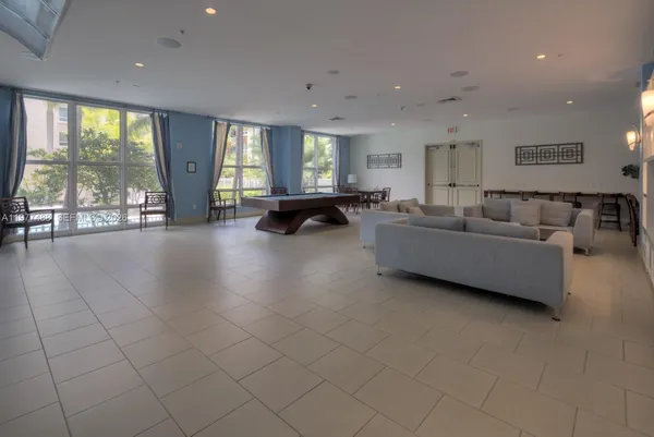 $680,000 | 2000 North Bayshore Drive, Unit 1502, Miami, FL 33137