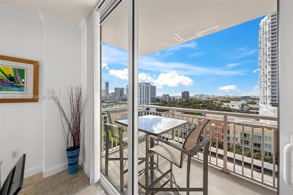 $680,000 | 2000 North Bayshore Drive, Unit 1502, Miami, FL 33137