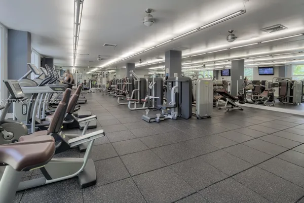 $680,000 | 2000 North Bayshore Drive, Unit 1502, Miami, FL 33137