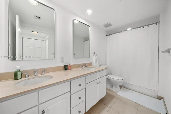 $680,000 | 2000 North Bayshore Drive, Unit 1502, Miami, FL 33137