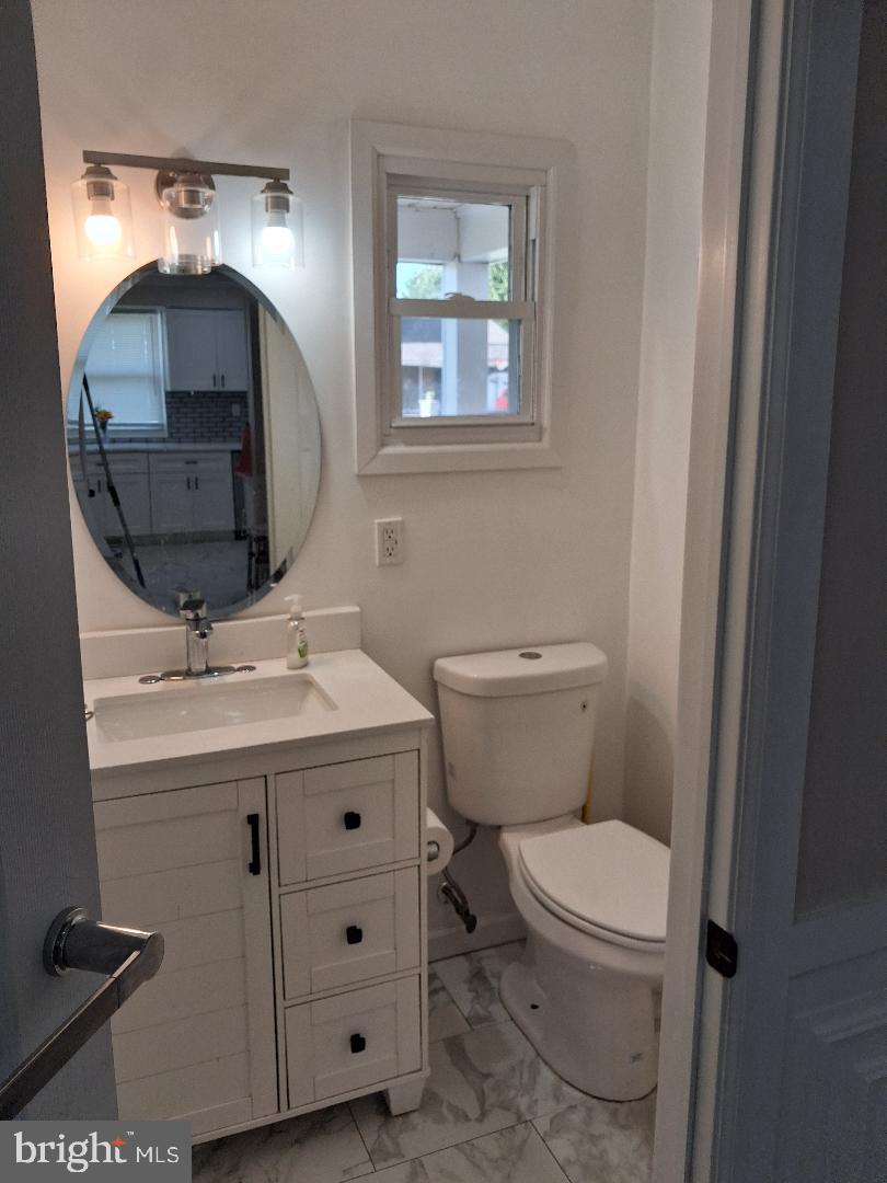 119 Colonial Road Beverly, NJ 08010 - Photo 7 of 13 powder room