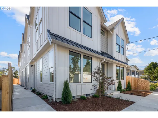 $273,900 | 4734 Southeast 65th Avenue, Portland, OR 97206