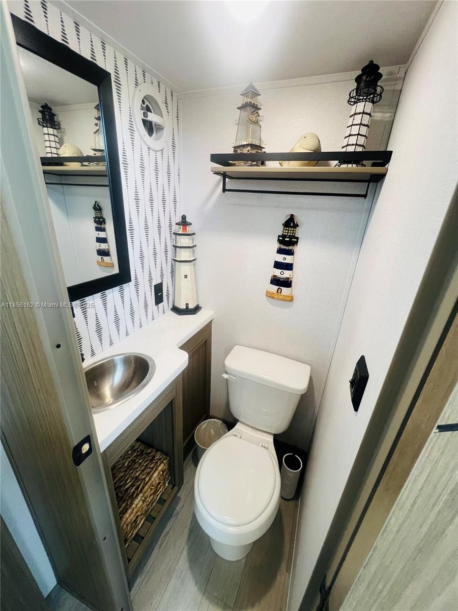 325 Calusa Street Key Largo, FL 33037 - Photo 15 of 28 1/2 bathroom