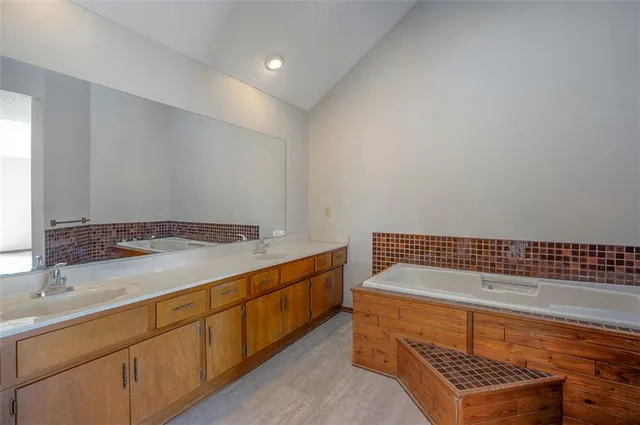 $550,000 | 4910 Northeast Pebble Beach Street, Lee's Summit, MO 64064