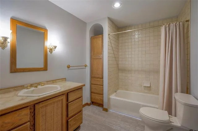 $550,000 | 4910 Northeast Pebble Beach Street, Lee's Summit, MO 64064