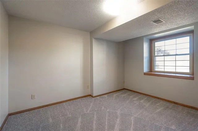 $550,000 | 4910 Northeast Pebble Beach Street, Lee's Summit, MO 64064