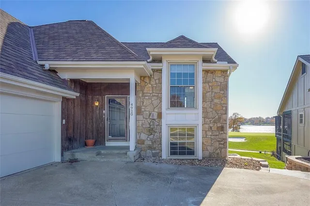 $550,000 | 4910 Northeast Pebble Beach Street, Lee's Summit, MO 64064