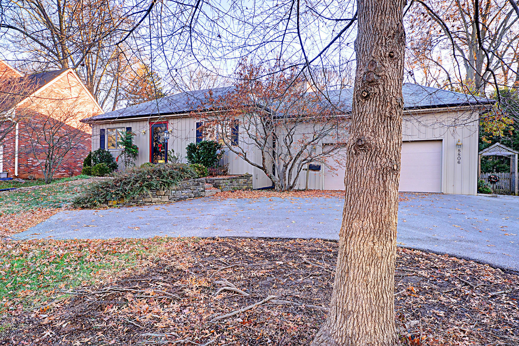 8806 Charing Cross Road Louisville, KY 40222 - Photo 7 of 25 CharingCross8806-exterior-10