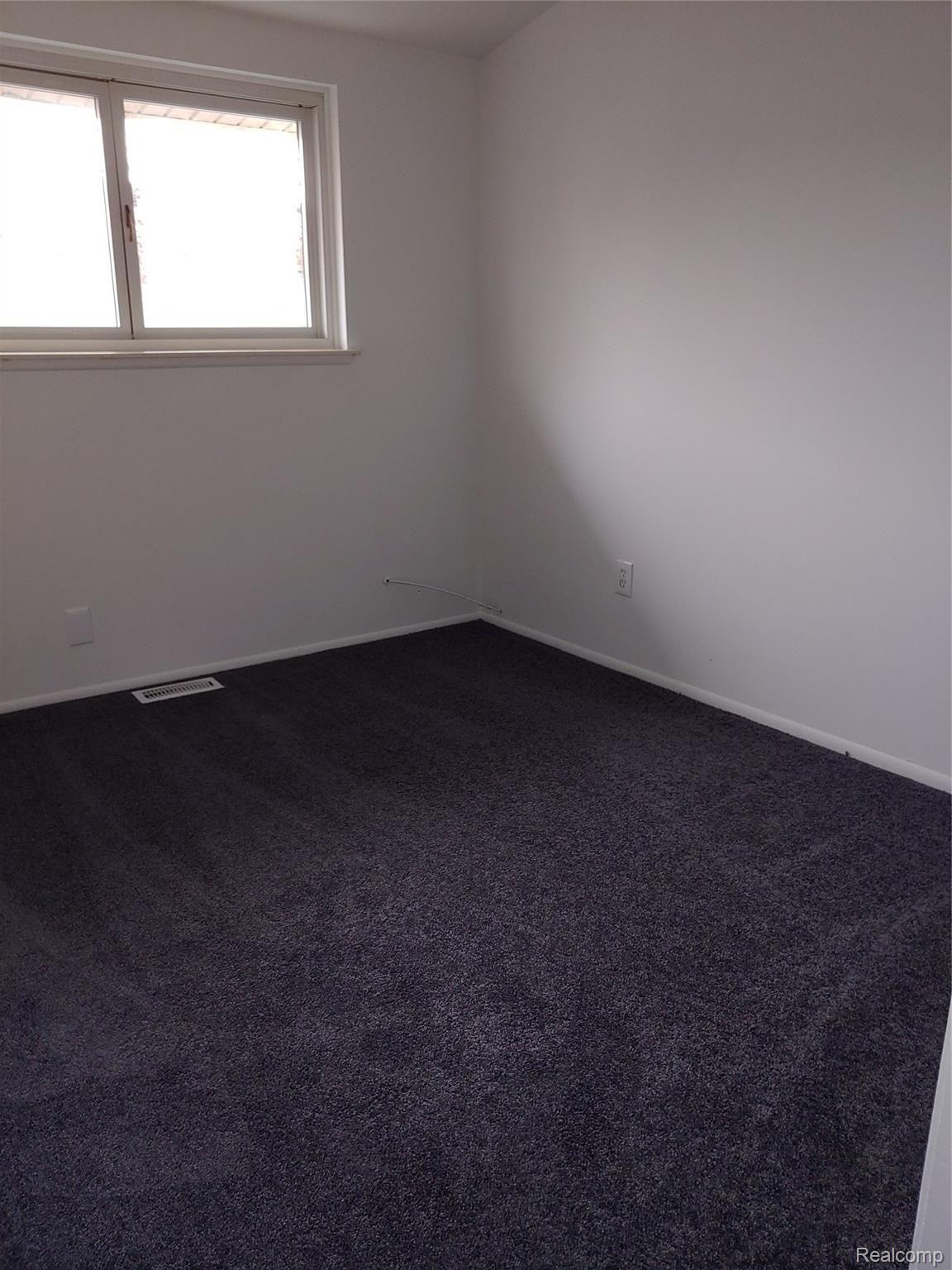 217 Henry Ruff Road Garden City, MI 48135 - Photo 21 of 43 20191125_145045_HDR.jpg