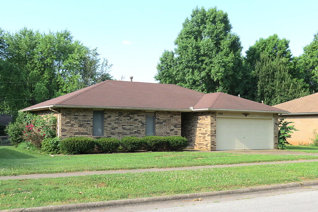 1024 West Cherokee Street Springfield, MO 65807 - Photo 1 of 1 IMG_5337