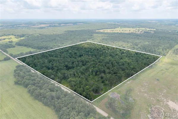 $200,000 | 1 Keepsake Road, Stoutland, MO 65567