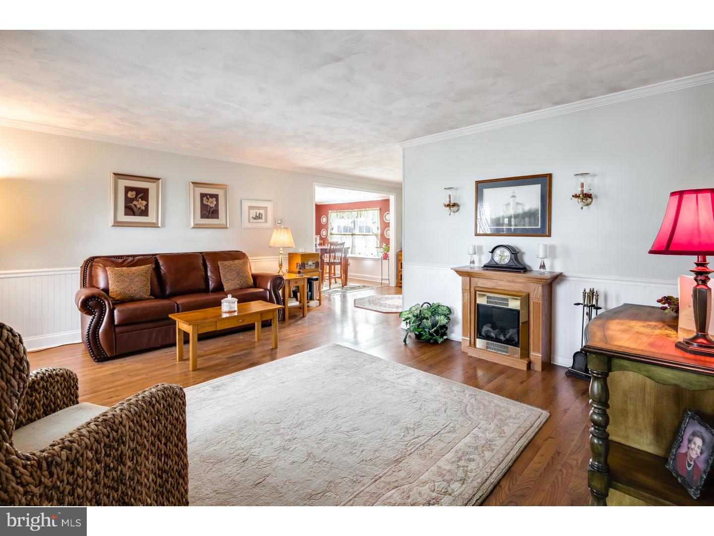 2 Handy Road Levittown, PA 19056 - Photo 5 of 24 Living Room