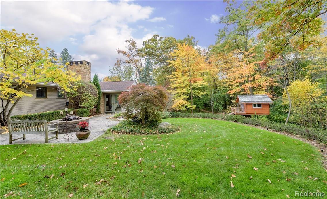 570 Haverhill Road Bloomfield Hills, MI 48304 - Photo 31 of 32 Side Lot View