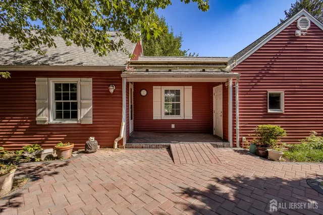 $600,000 | 2 Louise Drive, East Brunswick, NJ 08850