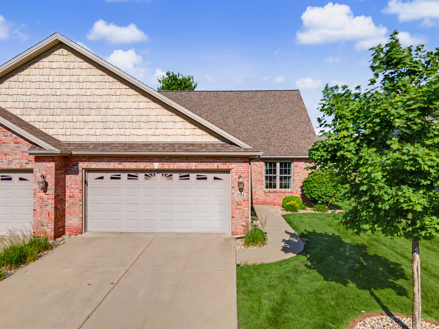 1724 Dunraven Road Bloomington, IL 61704 - Photo 32 of 36