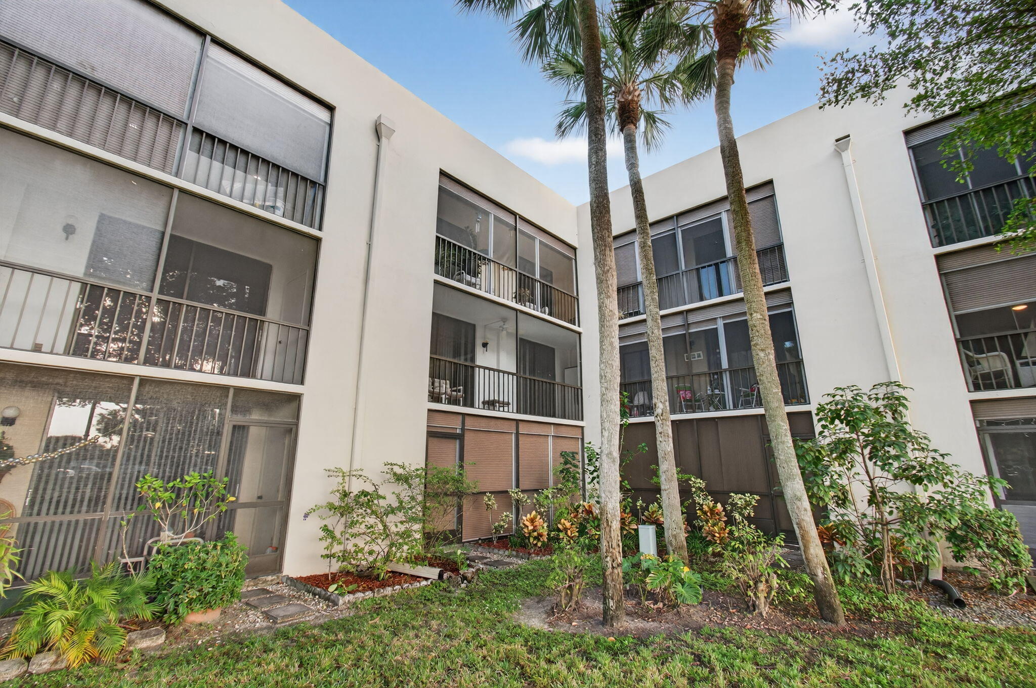 5220 Las Verdes Circle, Unit 322 Delray Beach, FL 33484 - Photo 39 of 65 45-web-or-mls-DSC_9921