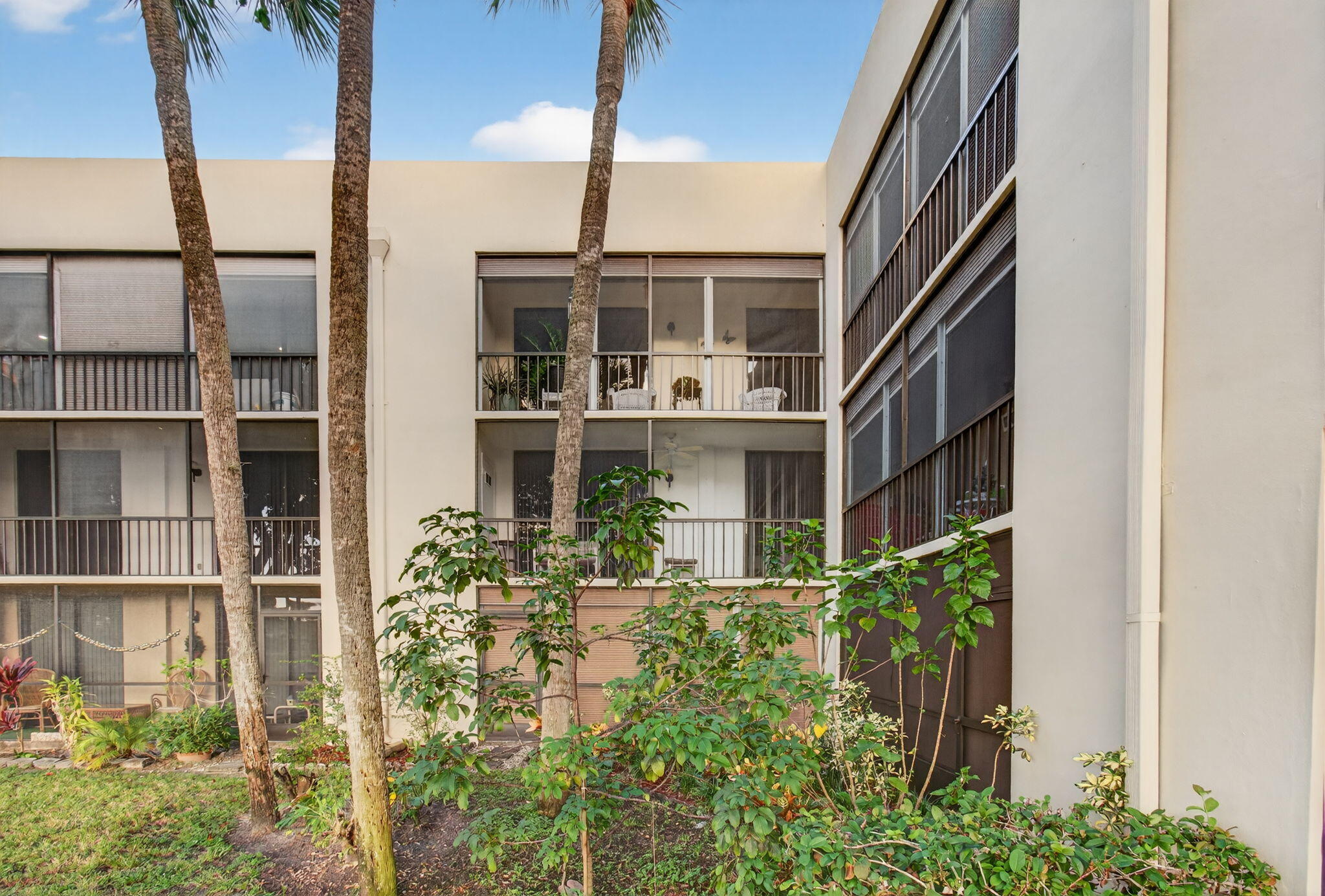 5220 Las Verdes Circle, Unit 322 Delray Beach, FL 33484 - Photo 40 of 65 46-web-or-mls-DSC_9930