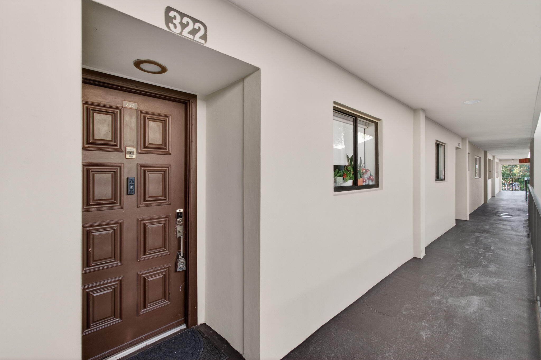 5220 Las Verdes Circle, Unit 322 Delray Beach, FL 33484 - Photo 6 of 65 a view of livingroom with furniture