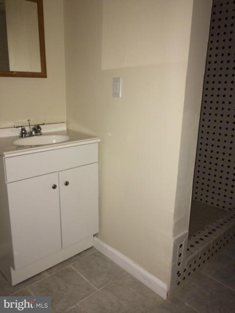 9520 Temple Hill Road Clinton, MD 20735 - Photo 8 of 17 Bath