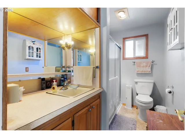 $249,000 | 2812 West Sanders Avenue, Roseburg, OR 97471