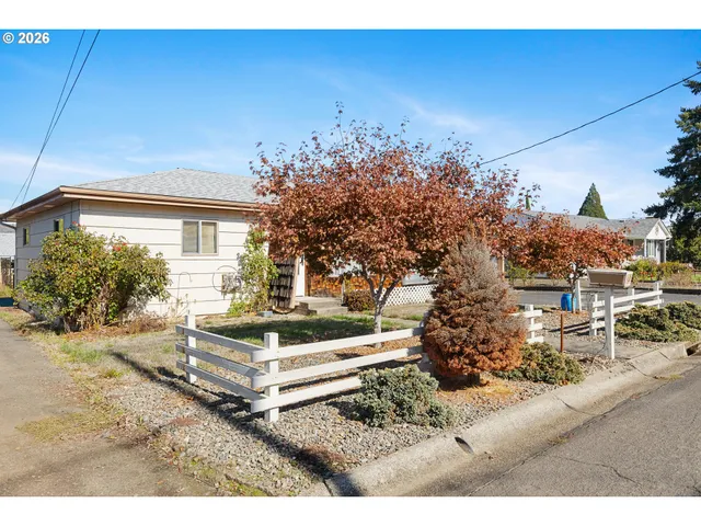$249,000 | 2812 West Sanders Avenue, Roseburg, OR 97471