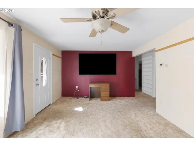 $249,000 | 2812 West Sanders Avenue, Roseburg, OR 97471