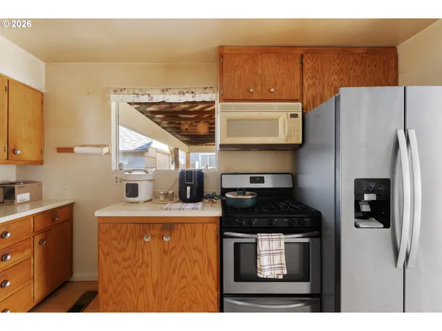 $249,000 | 2812 West Sanders Avenue, Roseburg, OR 97471