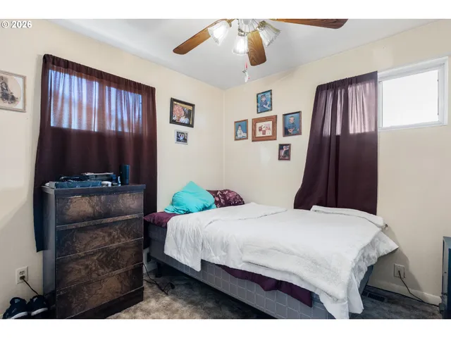 $249,000 | 2812 West Sanders Avenue, Roseburg, OR 97471