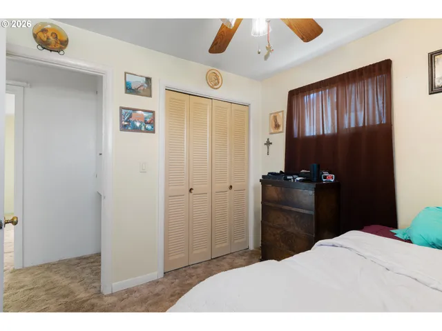 $249,000 | 2812 West Sanders Avenue, Roseburg, OR 97471