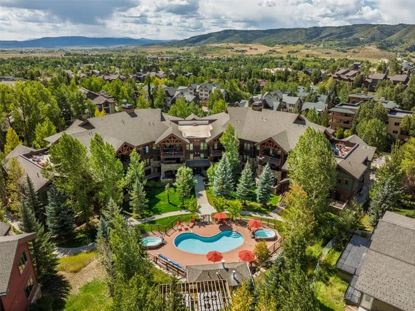 $2,000,000 | 1750 Medicine Springs Road, Unit 6107, Steamboat Springs, CO 80487