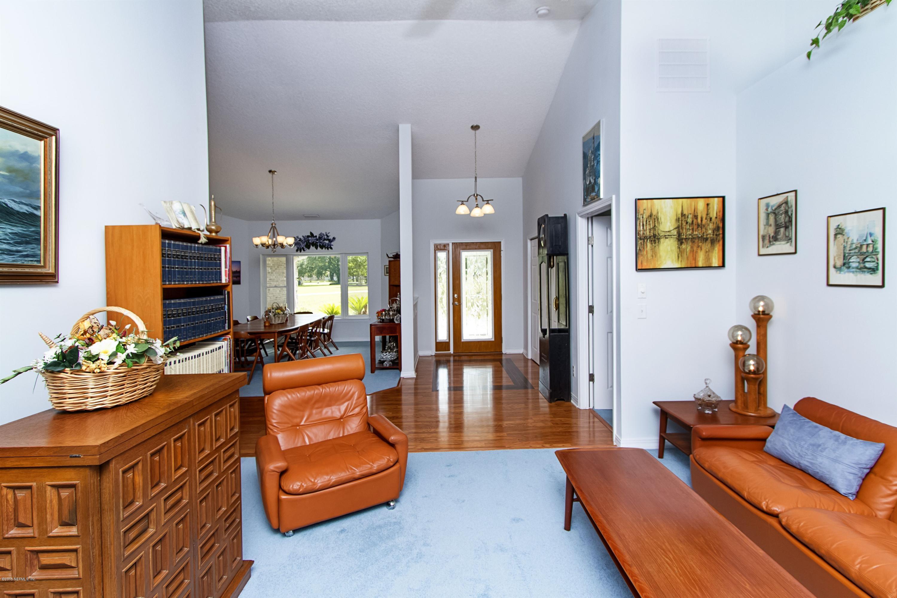 007_Living Room
