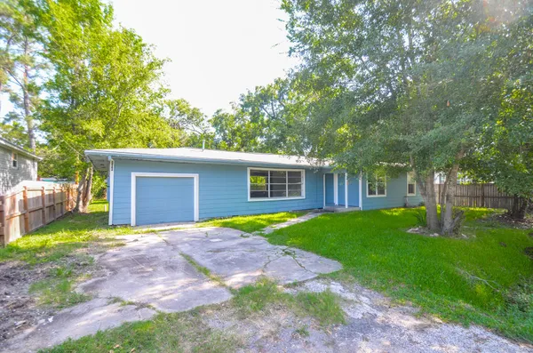 $1,495 | 206 Winkin Avenue, Crosby, TX 77532