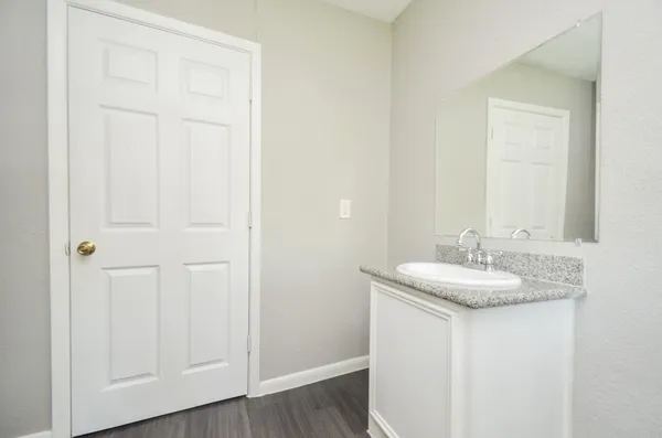$1,495 | 206 Winkin Avenue, Crosby, TX 77532