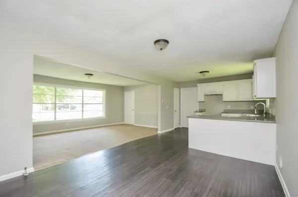 $1,495 | 206 Winkin Avenue, Crosby, TX 77532