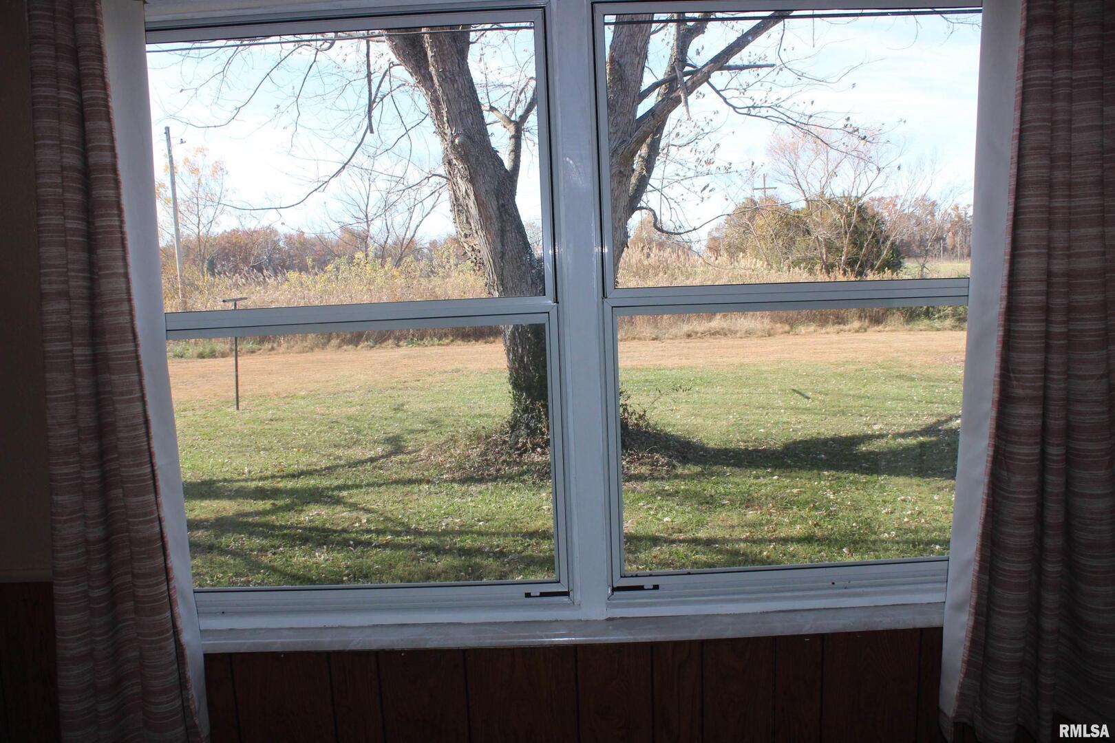 3287 Selmaville Road Salem, IL 62881 - Photo 9 of 23