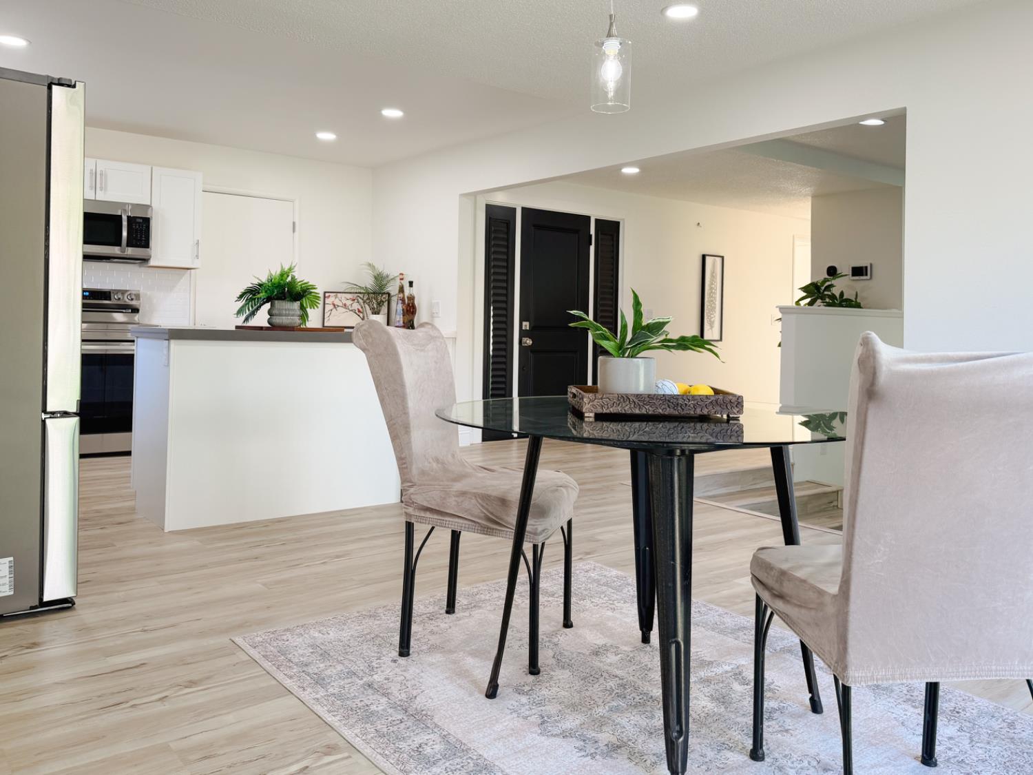 878 Carol Avenue Merced, CA 95341 - Photo 16 of 41 a dining room with furniture and window