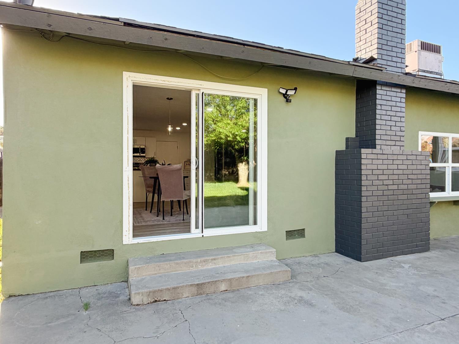878 Carol Avenue Merced, CA 95341 - Photo 33 of 41 a view of entrance of the house
