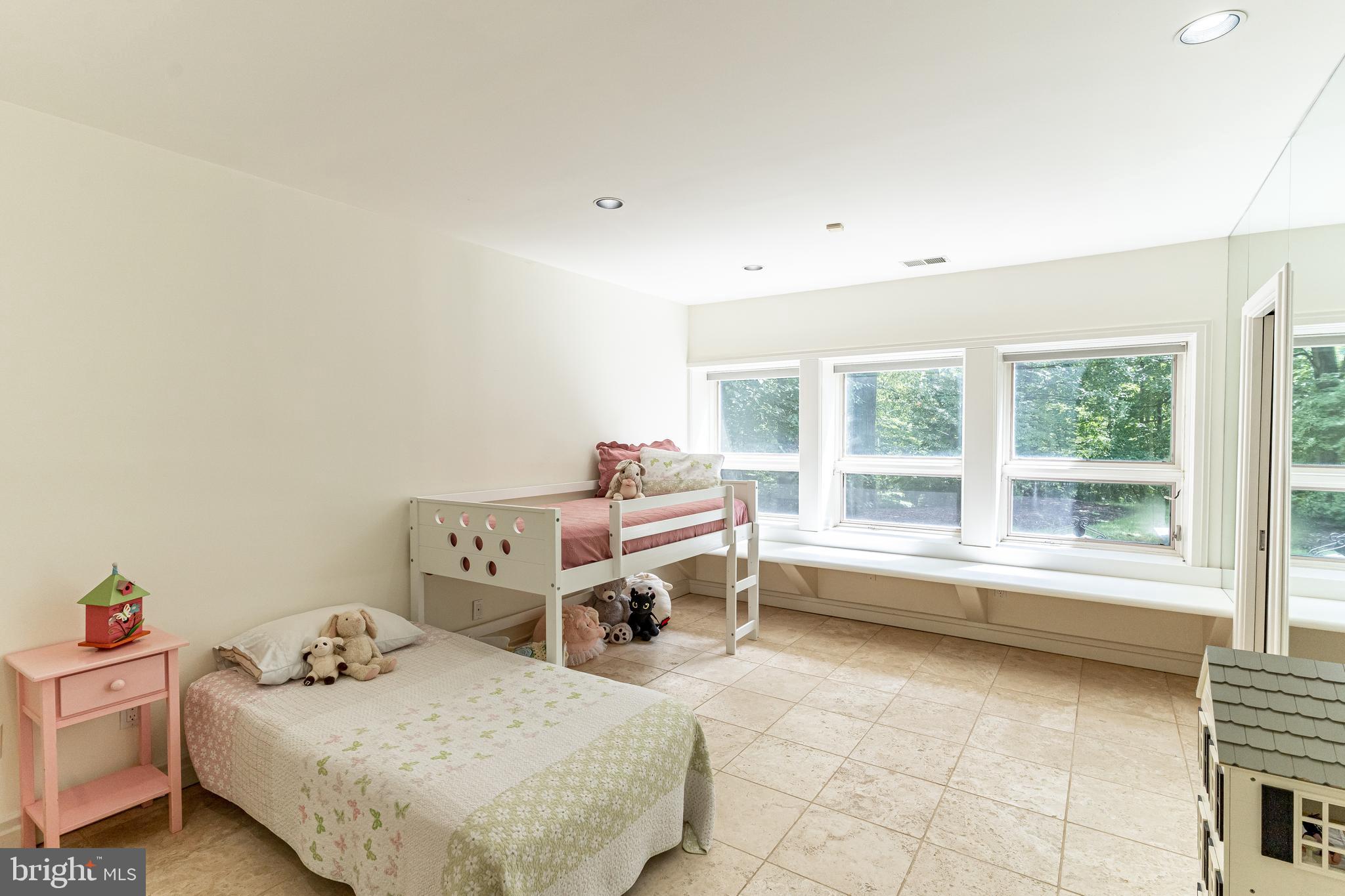 11615 Springridge Road Potomac, MD 20854 - Photo 24 of 38 Bedroom #4
