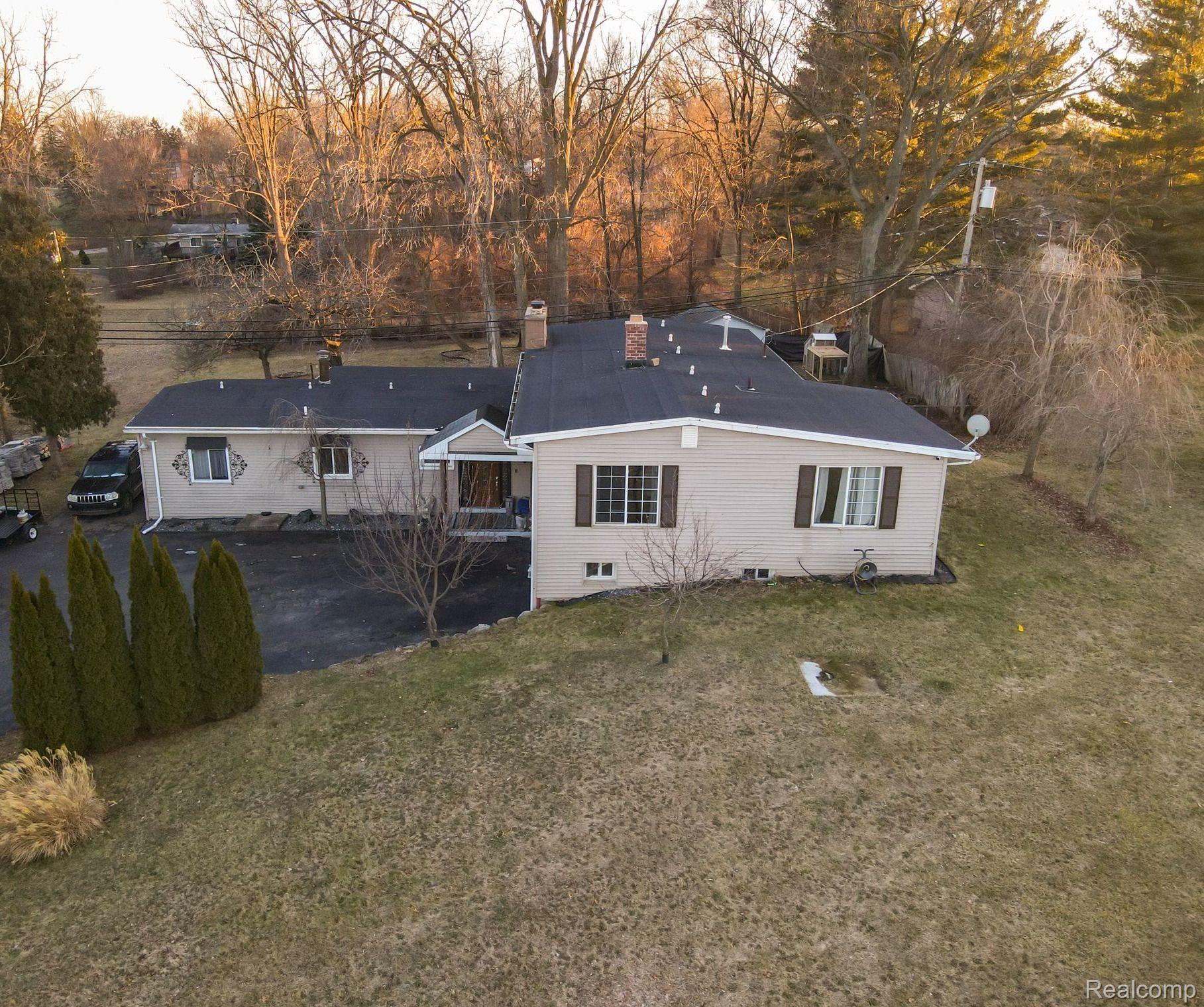 1473 Walton Blvd. Rochester, MI 48309 - Photo 2 of 29