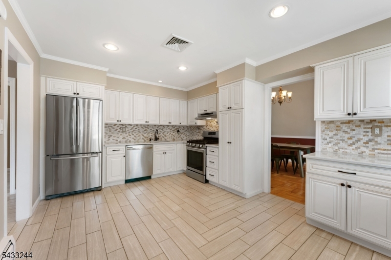 884 Peach Tree Road Union, NJ 07083 - Photo 8 of 24