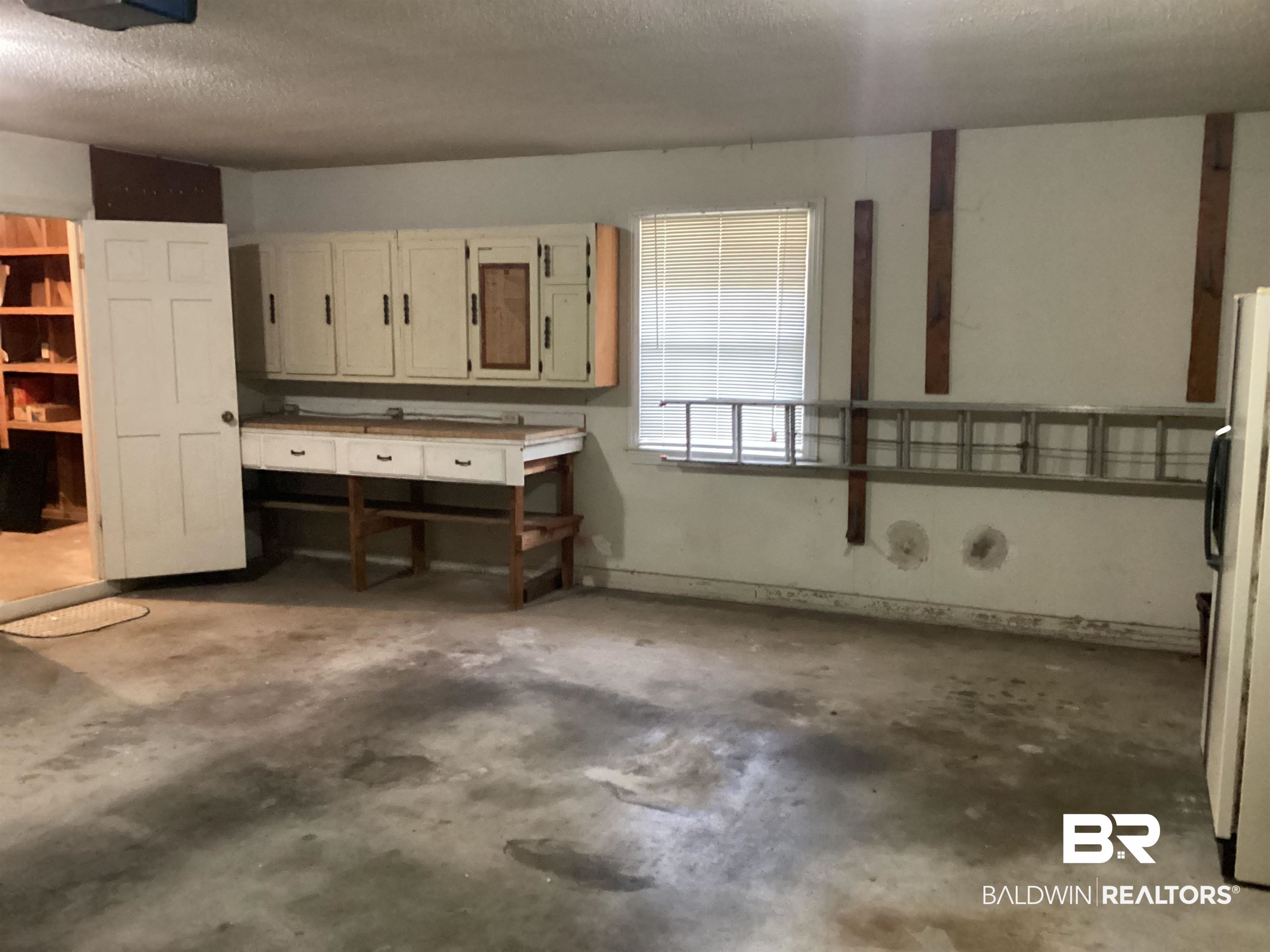 507 Rider Court Bay Minette, AL 36507 - Photo 28 of 33 Garage