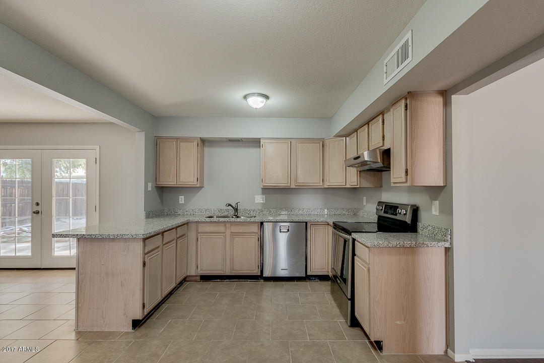 4349 East Darrel Road Phoenix, AZ 85042 - Photo 2 of 21 09-Darrel