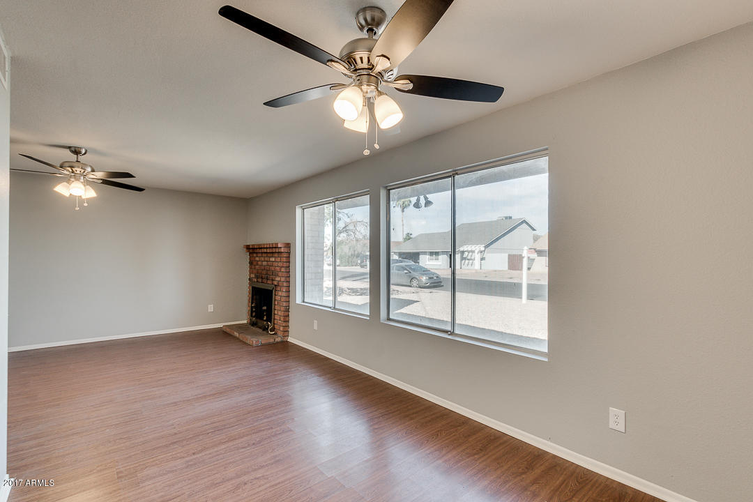 4349 East Darrel Road Phoenix, AZ 85042 - Photo 5 of 21 05-Darrel